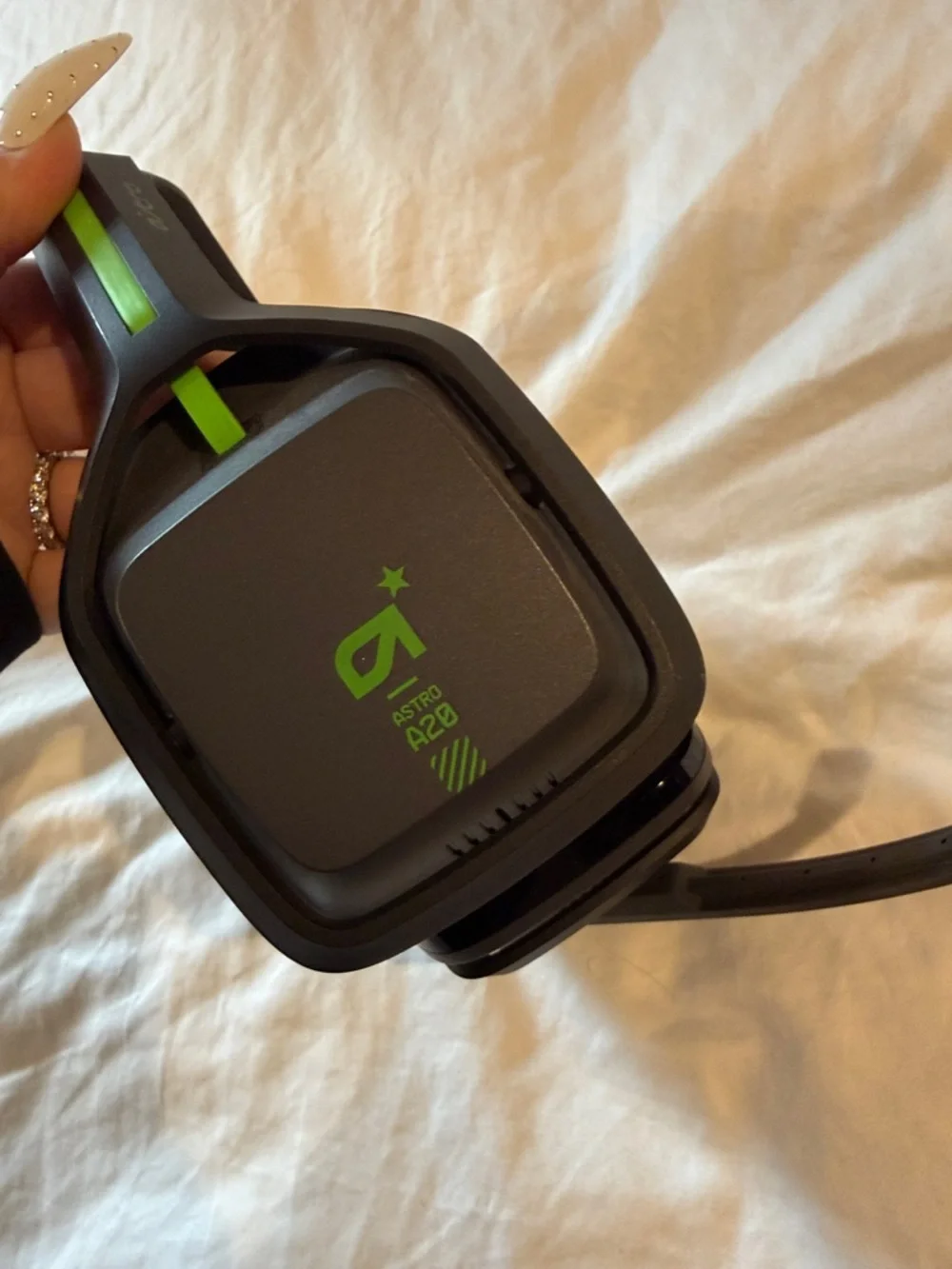 Astro A20 Wireless Gaming Headset - black & Green - Picture 5 of 6